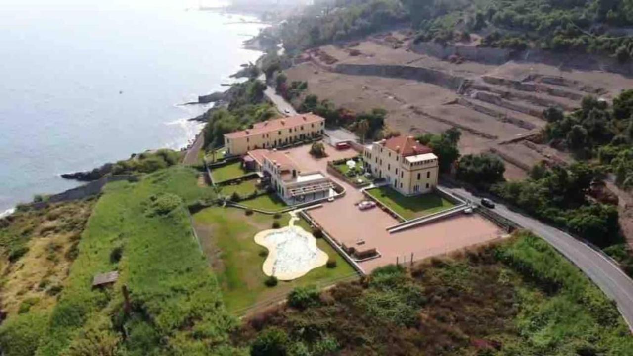 Incanto Sul Mare Con Enorme Terrazza E Piscina Черво Екстериор снимка