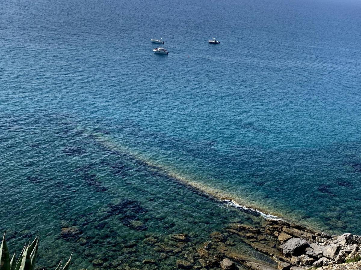 Incanto Sul Mare Con Enorme Terrazza E Piscina Черво Екстериор снимка